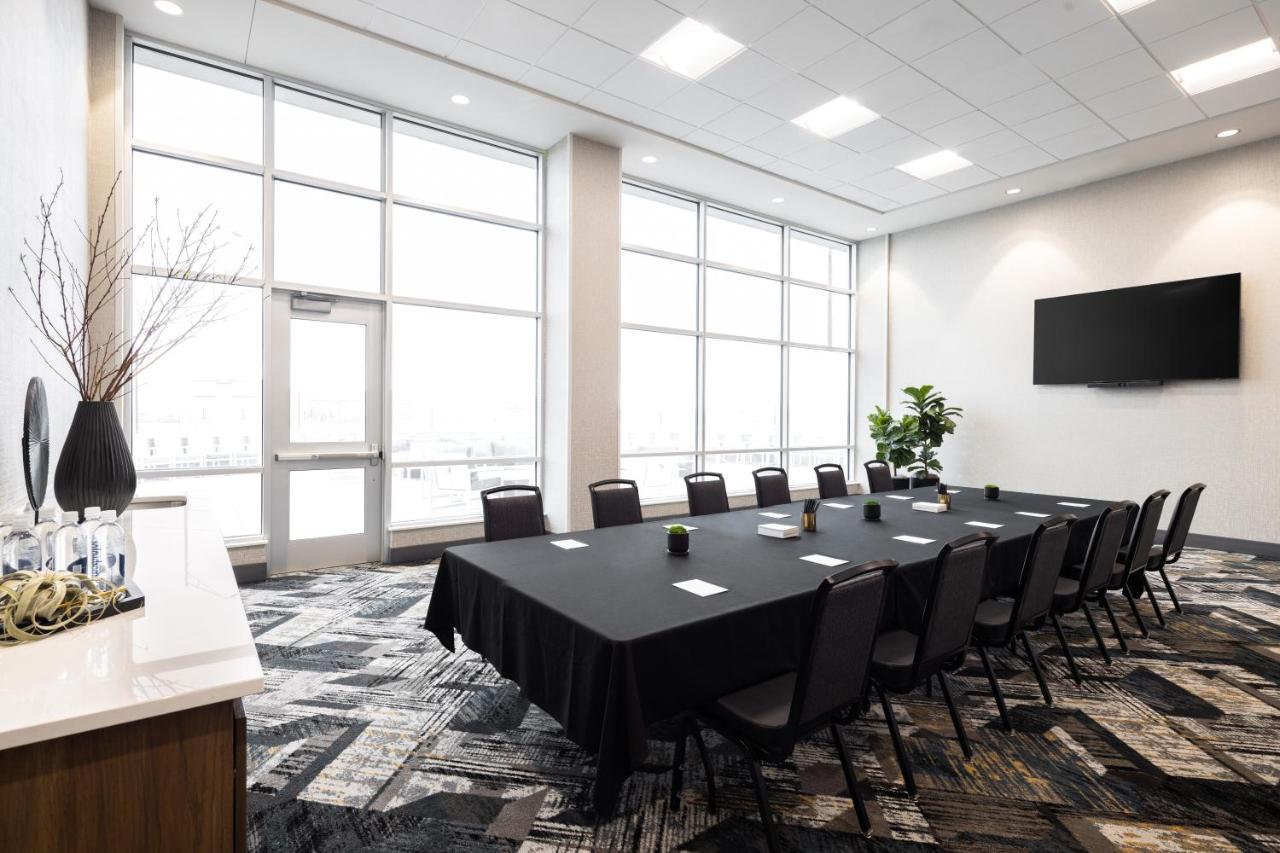 Hotel Crowne Plaza - Kearney By Ihg Extérieur photo